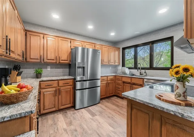 3rd image of 12 Dunedin Ln, Bella Vista, AR 72715 | MLS# 1305450