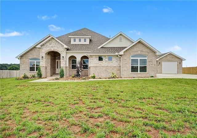 1st image of 9018 S Pleasant Valley Rd, Gentry, AR 72734 | MLS# 1306669