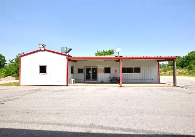 Homes for sale in Westville, OK | 75174 Hwy 59, Westville, OK 74965 | MLS# 1307975