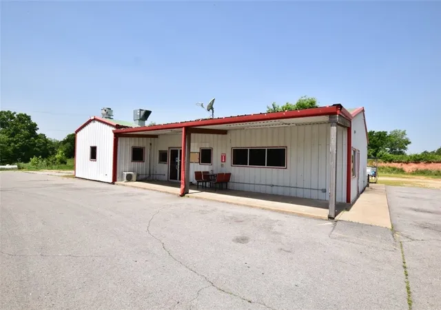 Homes for sale in Westville, OK | 75174 Hwy 59, Westville, OK 74965 | MLS# 1307975