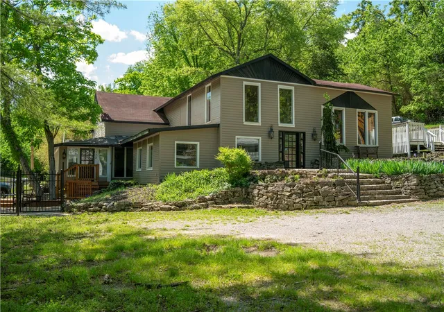 1st image of 179 Main St, Eureka Springs, AR 72632 | MLS# 1308242