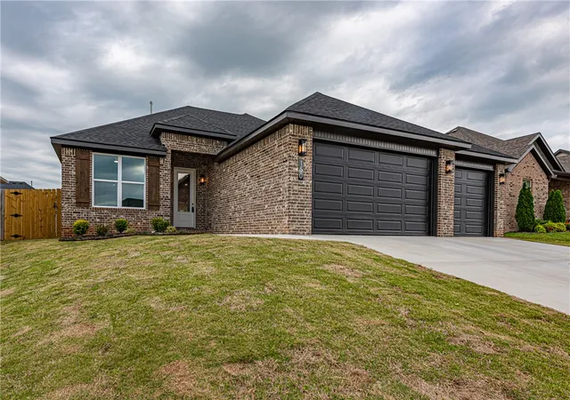 1st image of 150 N Eagle Mountain St, Prairie Grove, AR 72753 | MLS# 1309063