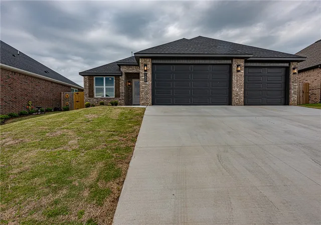 2nd image of 150 N Eagle Mountain St, Prairie Grove, AR 72753 | MLS# 1309063