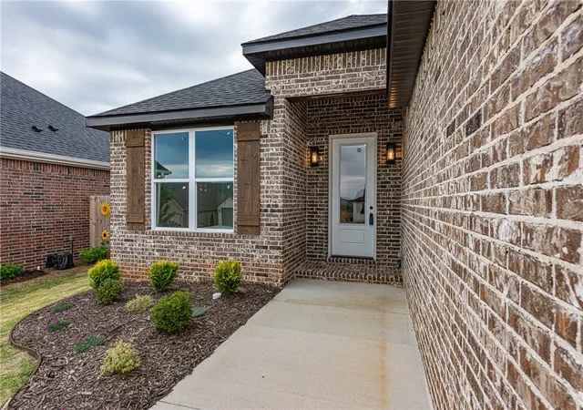 3rd image of 150 N Eagle Mountain St, Prairie Grove, AR 72753 | MLS# 1309063
