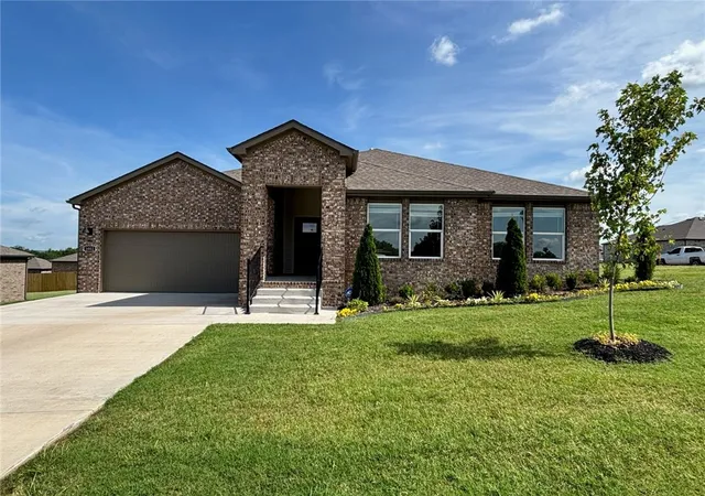 Photo 1 of Single family home for sale at 205 Ratliff Ave, Pea Ridge, AR 72751 | MLS# 1309054 | Listing updated on 2026-08-27