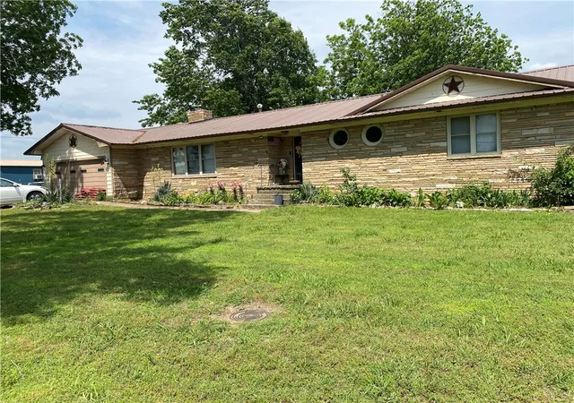 Homes for sale in Lincoln, AR | 924 West Ave, Lincoln, AR 72744 | MLS# 1310337