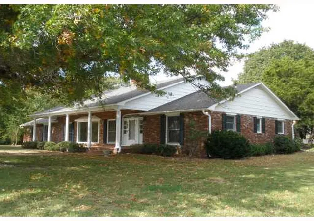 1st image of 942 E Township St, Fayetteville, AR 72703 | MLS# 1310373