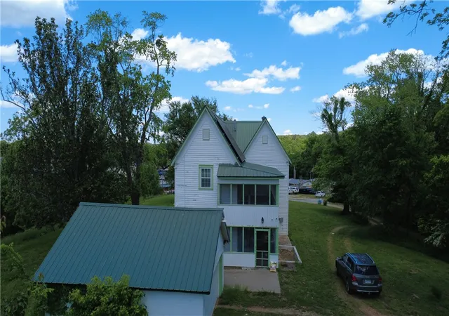 Photo 3 of Single family home for sale at 306 College St, Huntsville, AR 72740 | MLS# 1310398 | Listing updated on 2026-03-25