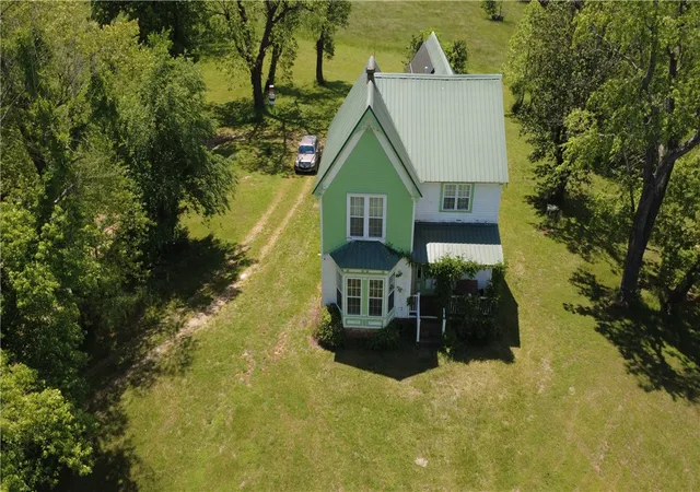 Photo 3 of Single family home for sale at 306 College St, Huntsville, AR 72740 | MLS# 1310398 | Listing updated on 2026-03-25