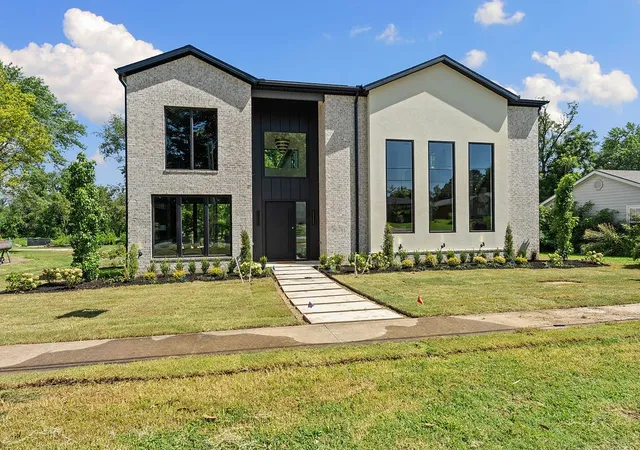 Photo 2 of Sale Pending at 903 Ne 2nd St, Bentonville, AR 72712 | MLS# 1309950 | Listing updated on 2026-07-29