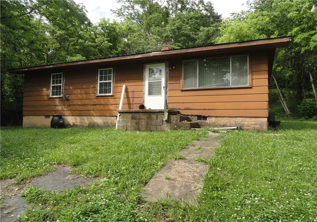 1st image of 813 Main St, Leslie, AR 72645 | MLS# 1309550