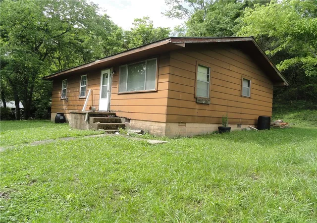 2nd image of 813 Main St, Leslie, AR 72645 | MLS# 1309550