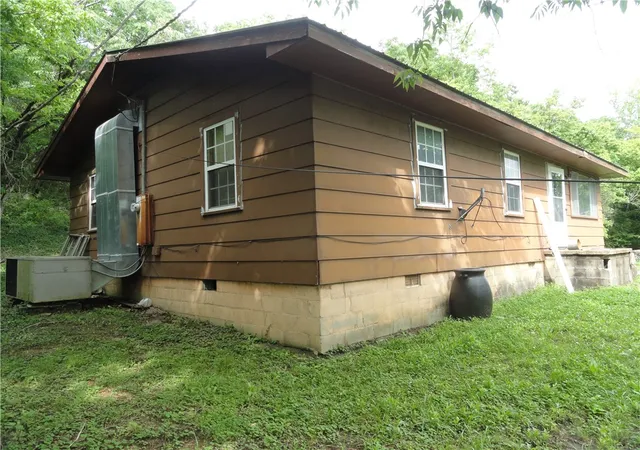 3rd image of 813 Main St, Leslie, AR 72645 | MLS# 1309550