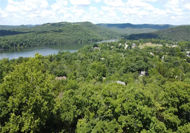 Homes for sale in Holiday Island, AR | 17 Quail Run Dr, Holiday Island, AR 72631 | MLS# 1314012