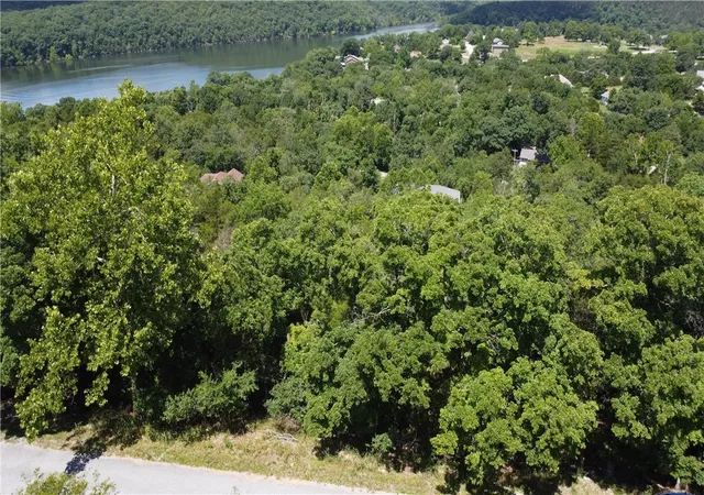 Homes for sale in Holiday Island, AR | 17 Quail Run Dr, Holiday Island, AR 72631 | MLS# 1314012