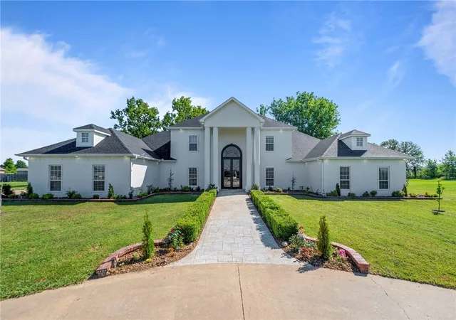 Homes for sale in Tontitown, AR | 862 Via Firenze Ave, Tontitown, AR 72762 | MLS# 1313944