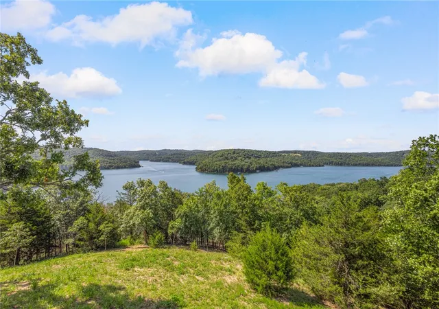 Photo 4 of Single family home for sale at 444 Beaverview Dr, Eureka Springs, AR 72631 | MLS# 1314623 | Listing updated on 2026-09-29