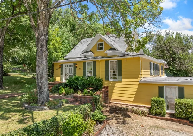 2nd image of 625 W College Ave, Harrison, AR 72601 | MLS# 1313589