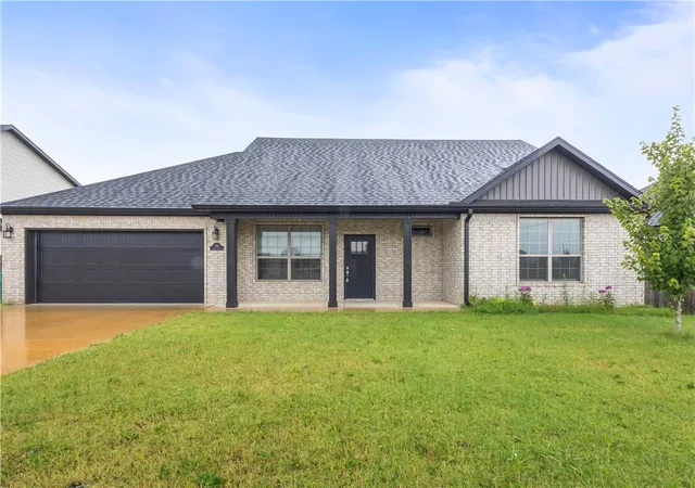 Photo 2 of Single family home for sale at 203 Vicks Cir, Centerton, AR 72719 | MLS# 1314907 | Listing updated on 2026-07-25