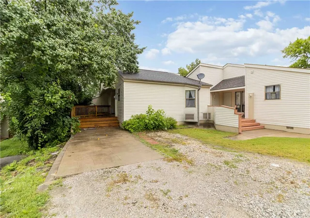 Homes for sale in Holiday Island, AR | 53 Woodsdale Dr #1, Holiday Island, AR 72631 | MLS# 1314760