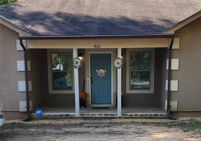 Photo 3 of Single family home for sale at 405 W Valley St, Morrilton, AR 72110 | MLS# 1315273 | Listing updated on 2026-10-09