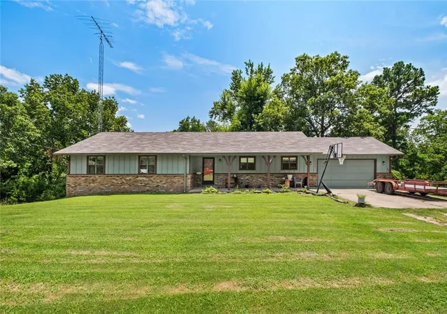 Photo 2 of Sale Pending at 20235 Copper Ridge Rd, Rogers, AR 72756 | MLS# 1315382 | Listing updated on 2026-01-30