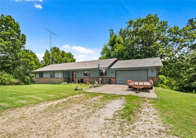 Photo 3 of Sale Pending at 20235 Copper Ridge Rd, Rogers, AR 72756 | MLS# 1315382 | Listing updated on 2026-01-30