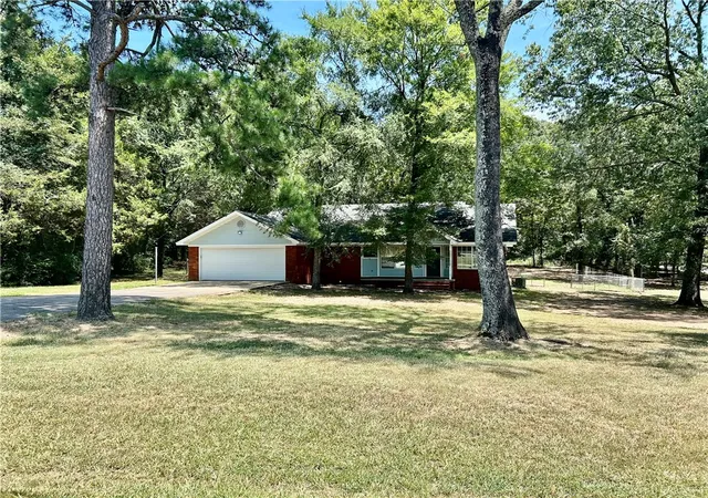 Homes for sale in Pottsville, AR | 106 S Fox Run Rd, Pottsville, AR 72858 | MLS# 1316028