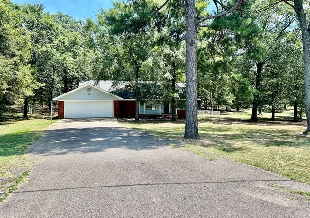 Homes for sale in Pottsville, AR | 106 S Fox Run Rd, Pottsville, AR 72858 | MLS# 1316028