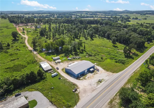 27th image of 17644 Hwy 37, Garfield, AR 72732 | MLS# 1315659