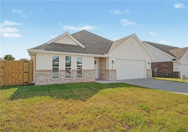 Photo 3 of Sale Pending at 220 Ryker Ridge, Centerton, AR 72719 | MLS# 1316865 | Listing updated on 2026-07-29