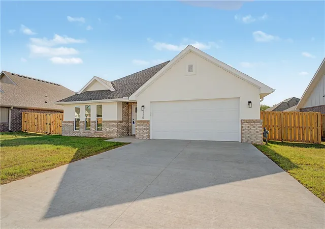 Photo 4 of Sale Pending at 220 Ryker Ridge, Centerton, AR 72719 | MLS# 1316865 | Listing updated on 2026-07-29