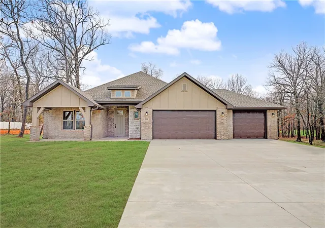 1st image of 9300 S Pleasant Valley Rd, Gentry, AR 72734 | MLS# 1317459