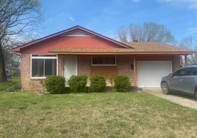 Homes for sale in Clarksville, AR | 802 S Olive Dr, Clarksville, AR 72830 | MLS# 1317815
