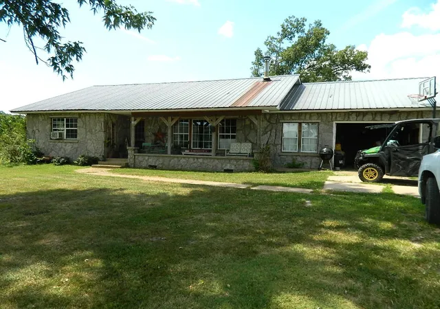2nd image of 428 County Road 522, Berryville, AR 72616 | MLS# 1318156