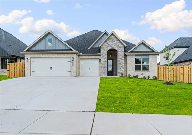 Homes for sale in Cave Springs, AR | 1508 Lookout Ln, Cave Springs, AR 72718 | MLS# 1317968