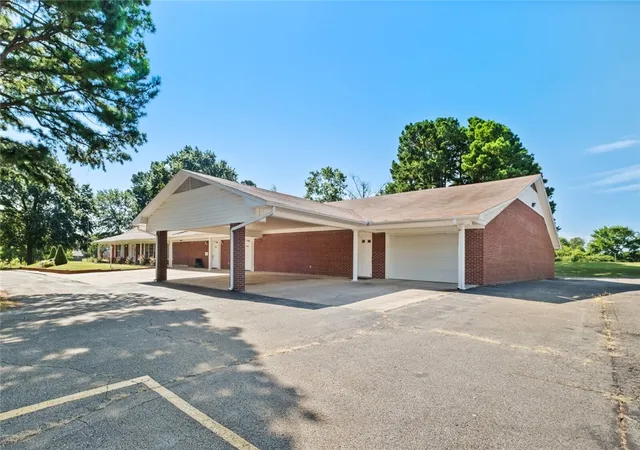 Homes for sale in Stilwell, OK | 1400 W Locust St, Stilwell, OK 74960 | MLS# 1318456