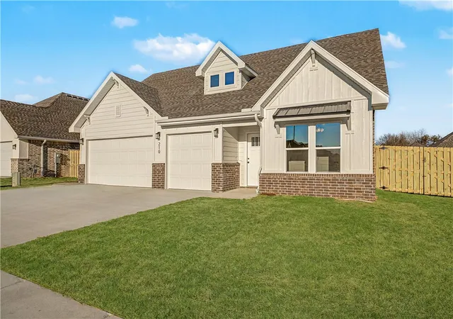 2nd image of 210 Ryker Rdg, Centerton, AR 72719 | MLS# 1318702
