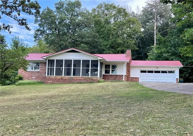 1st image of 601 Parrott Dr, Huntsville, AR 72740 | MLS# 1318712