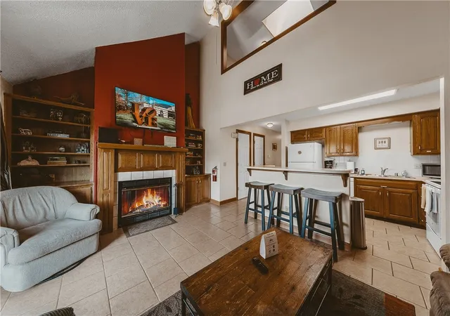 2nd image of 11 Green Meadow Unit 2 Ln, Holiday Island, AR 72631 | MLS# 1319337