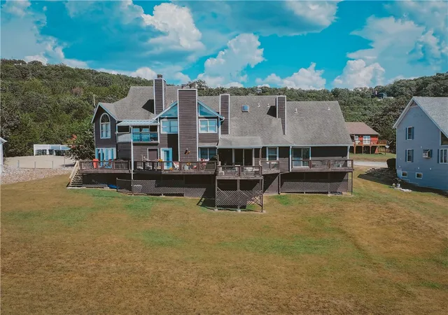 Photo 3 of Sale Pending at 11 Green Meadow Unit 2 Ln, Holiday Island, AR 72631 | MLS# 1319337 | Listing updated on 2026-10-07