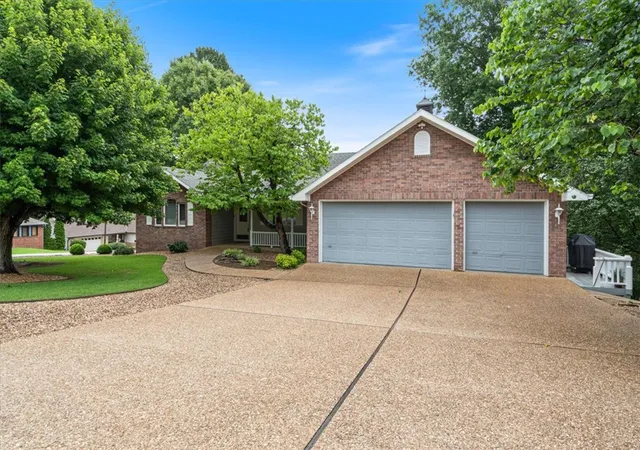 Homes for sale in Bella Vista, AR | 1 Kelaen Cir, Bella Vista, AR 72715 | MLS# 1318055