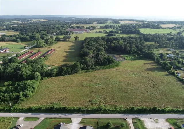 20th image of 208 S Wedington Blacktop Rd, Lincoln, AR 72744 | MLS# 1319779
