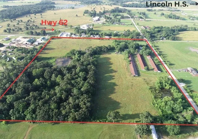 2nd image of 208 S Wedington Blacktop Rd, Lincoln, AR 72744 | MLS# 1319779