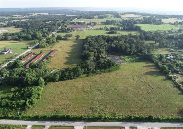 3rd image of 208 S Wedington Blacktop Rd, Lincoln, AR 72744 | MLS# 1319779