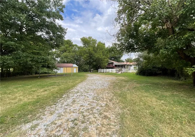 3rd image of 73911 S 4677 Rd, Stilwell, OK 74960 | MLS# 1320030