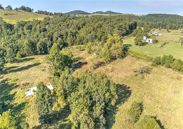 4th image of 1506 Madison 6555, Huntsville, AR 72740 | MLS# 1320133