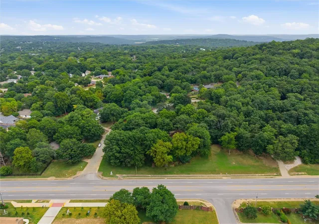 4th image of 2825 E Inwood Ln, Fayetteville, AR 72701 | MLS# 1321359