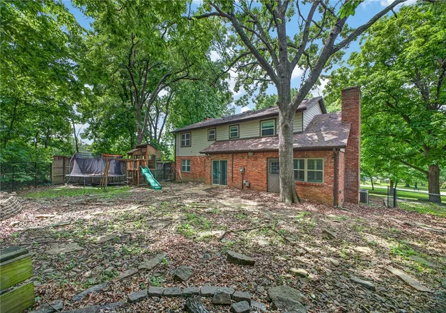 57th image of 2825 E Inwood Ln, Fayetteville, AR 72701 | MLS# 1321359