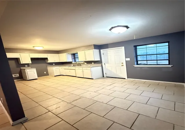 3rd image of 1306 E L St, Russellville, AR 72801 | MLS# 1319668